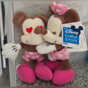 NWT Disney Fun Fan Amuse Sega Mickey Minnie Pink Heart Kiss 19126 2009 Plush 8"